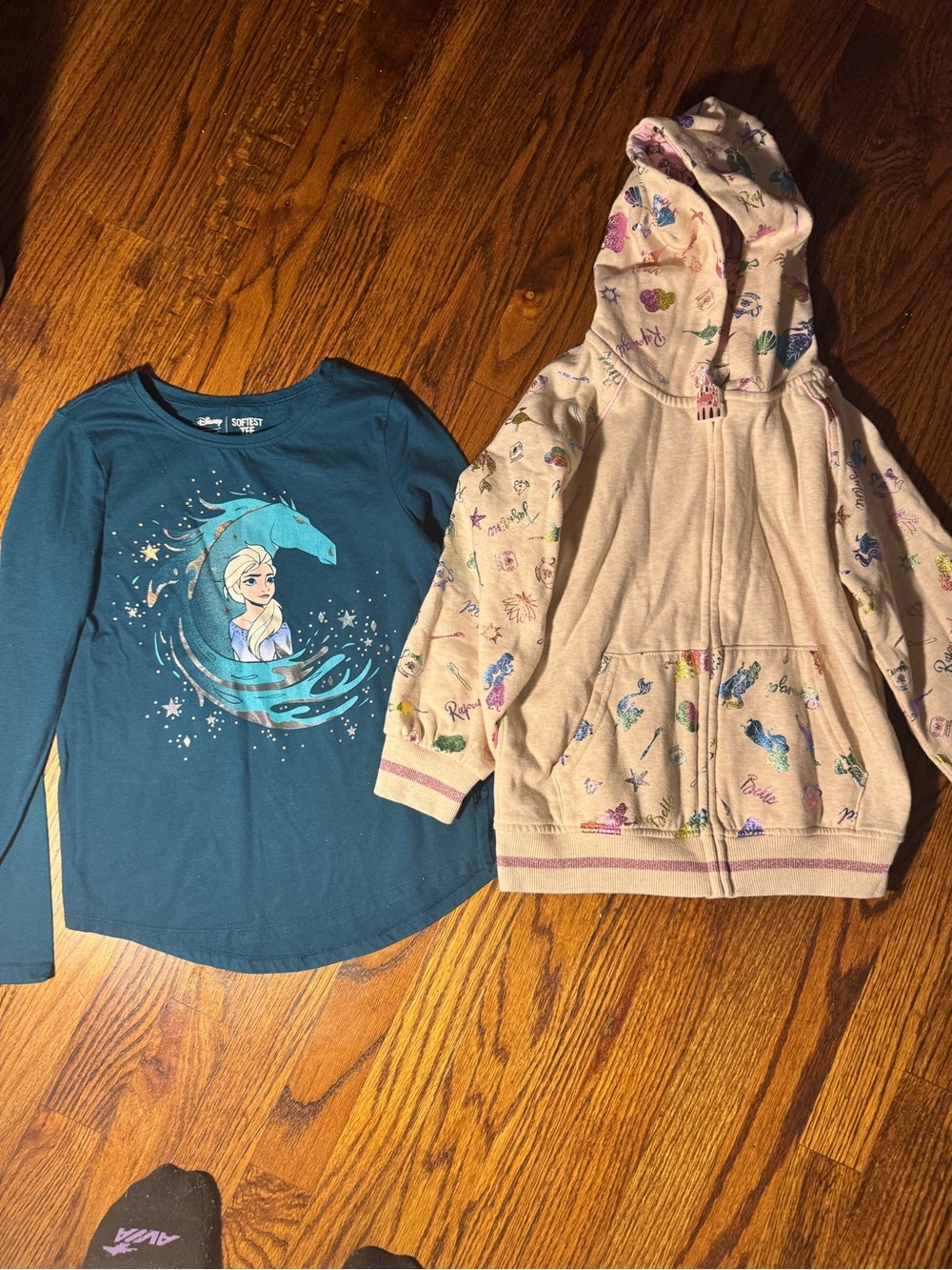 Girls Bundle - 5 pounds! 6 outfits and 2 shirts All size 7, 8 or 7/8 - Picture 8 of 10